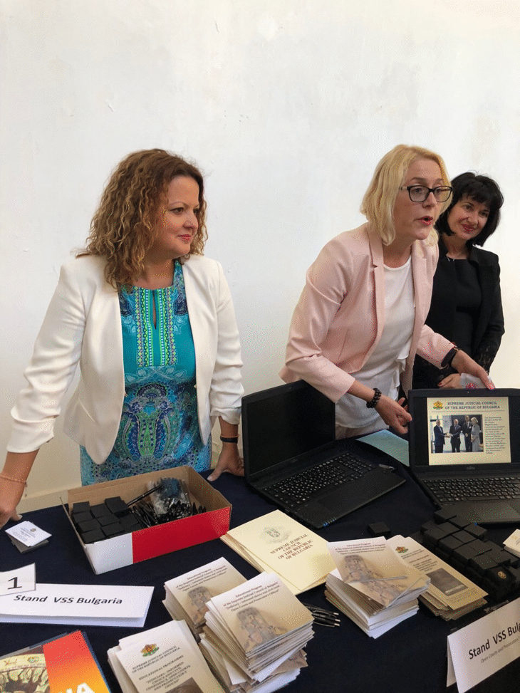 Втора награда за ВСС за Образователната програма „Съдебната власт – информиран избор и гражданско доверие. Отворени съдилища и прокуратури“ от първото „Изложение на ЕМСС“