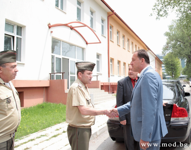 Министърът на отбраната Ангел Найденов посети сградата, определена за ползване от Централното военно окръжие