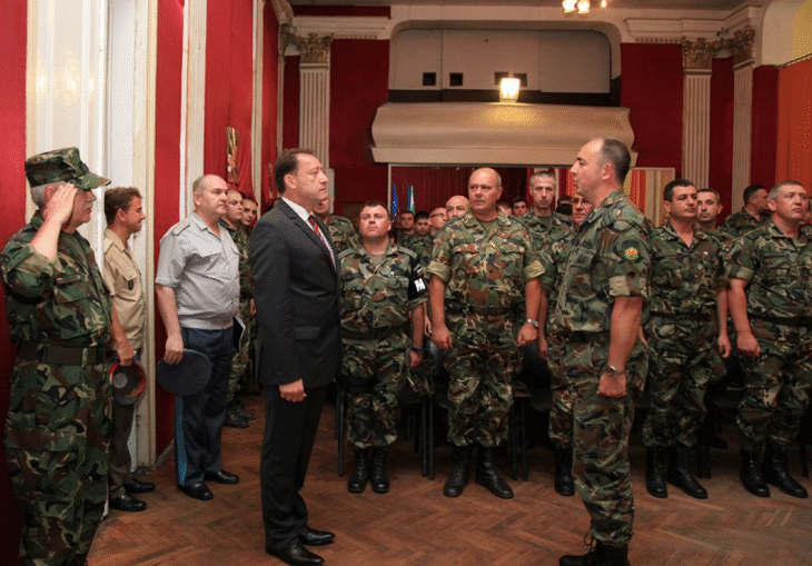 Министърът на отбраната Ангел Найденов се срещна с военнослужещи от 2-ра механизирана бригада в Стара Загора