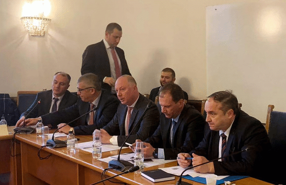 Министър Желязков към БДЖ: Работете открито, прозрачно и заедно с комисията по транспорт