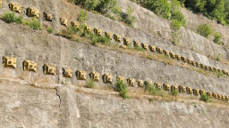 Сключен е договорът за укрепване на анкерната стена при 210-и км на път I-1 Ботевград - София