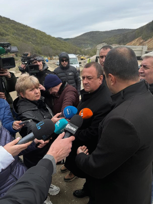 Очаква се до края на юни да бъде пуснато движението по пътя Мездра – Ботевград
