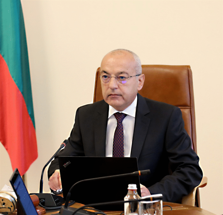 Премиерът Гълъб Донев: Реални действия с конкретни резултати, а не думи за намерения очаквам от кризисния щаб в енергетиката