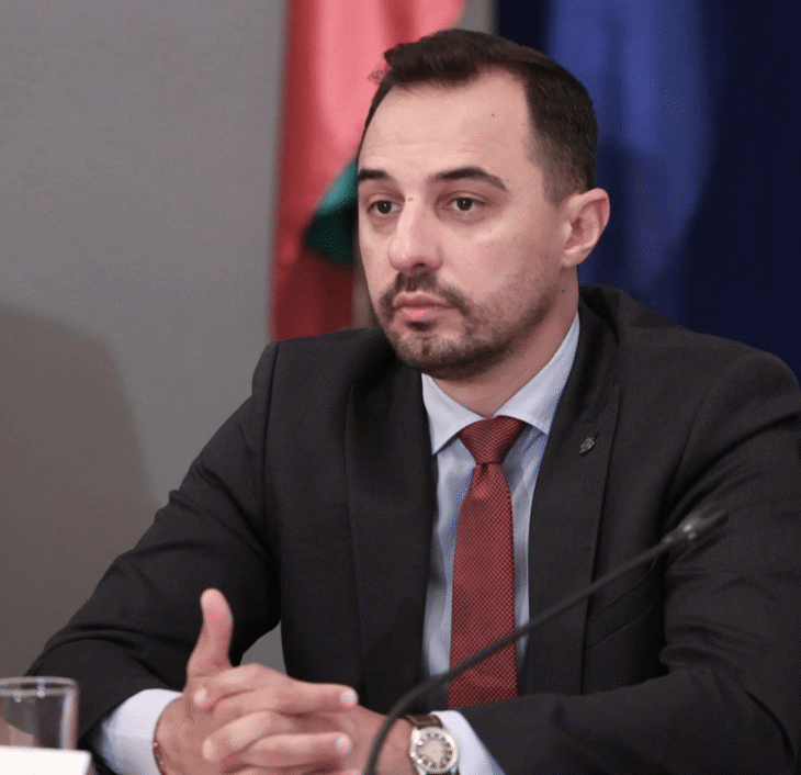 Министър Богданов: През последната година не са предприети никакви стъпки относно дерогацията за внос на руски петрол в „Лукойл Нефтохим Бургас“