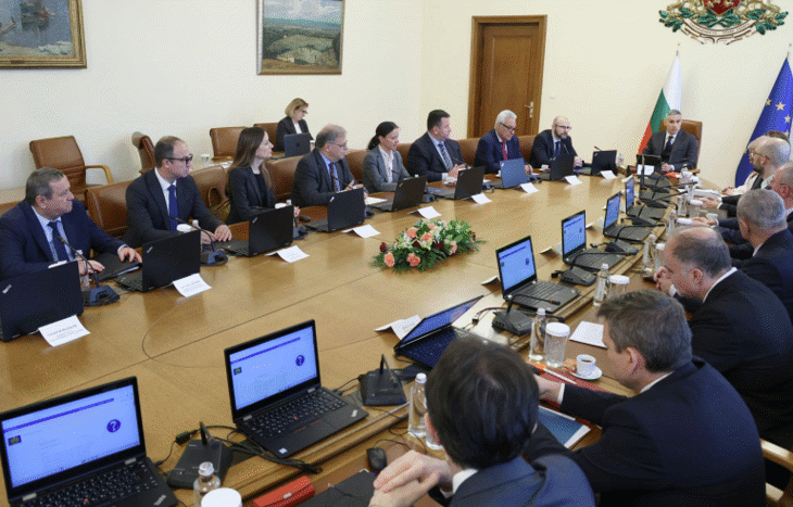 Премиерът Гюров: Връщаме на данъкоплатците 1,4 милиарда евро от банката-касичка на старата власт