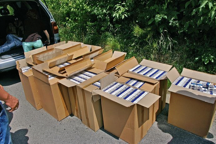 Служители на РУ- Нова Загора иззеха 200 000 къса контрабандни цигари