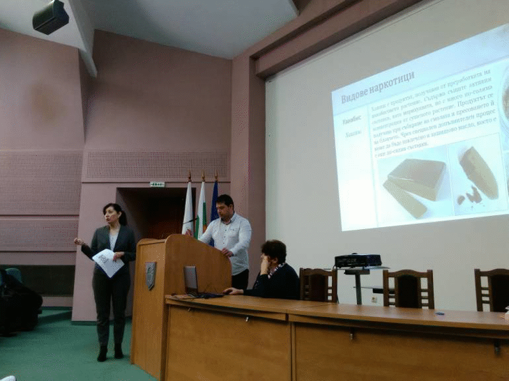 Прокуратура и полиция в Бургас с превантивна кампания срещу употребата на наркотици сред учениците в града