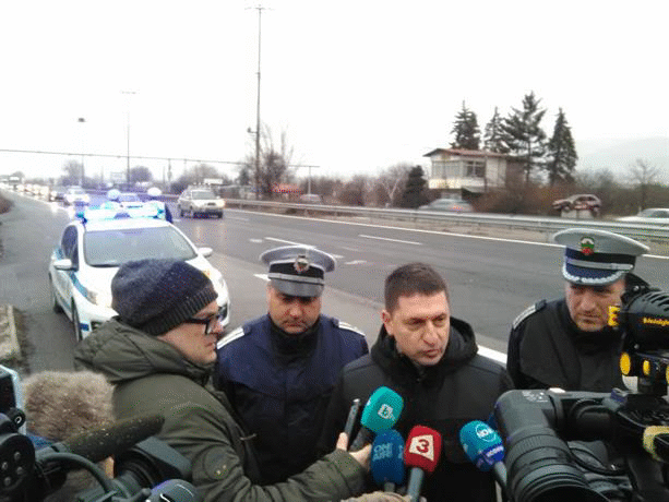 Водачите да бъдат бдителни и да спазват правилата за движение