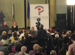 Три часа 250 души се жалваха на омбудсмана Мая Манолова от „Топлофикация“