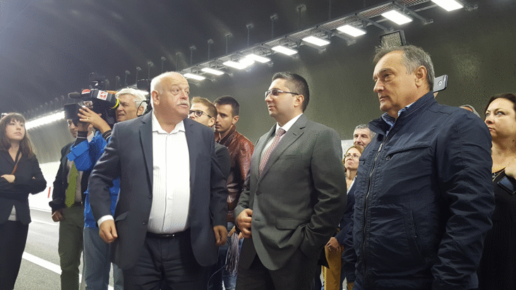 Шофьорите по АМ „Хемус“ вече преминават през ремонтираната тръба за Варна на тунел „Витиня“