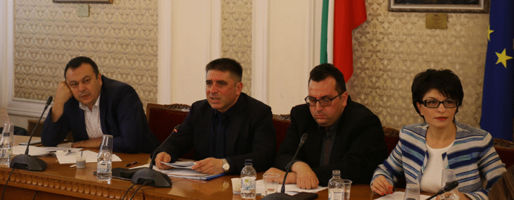 Комисията по правни въпроси прие на първо четене законопроекта за изменение и допълнение на Изборния кодекс, внесен на 10 май 2017 г. от Цветан Цветанов и група народни представители. Промените в Изборния кодекс са включени в проектопрограмата на Народното събрание за тази седмица