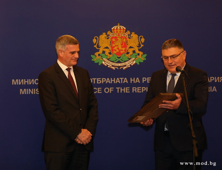 Министърът на отбраната Стефан Янев встъпи в длъжност
