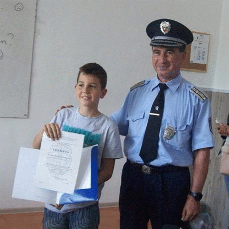 Ръководството на ОДМВР - Ямбол удостои с грамоти за доблест двама ученици от Математическата гимназия в Ямбол