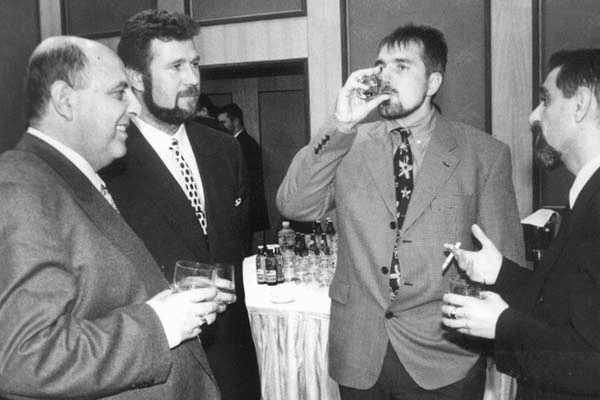 Зад “Гинка от Пазарджик” наднича бизнеса на СИК