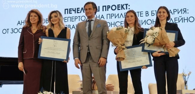 Вицепрезидентът Йотова награди победителките в Националната програма „За жените в науката“