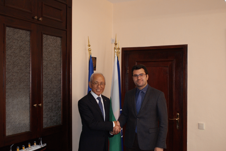 Заместник-министърът на външните работи Георг Георгиев прие днес в МВнР Рон Сух, почетен консул на Република България в Канада