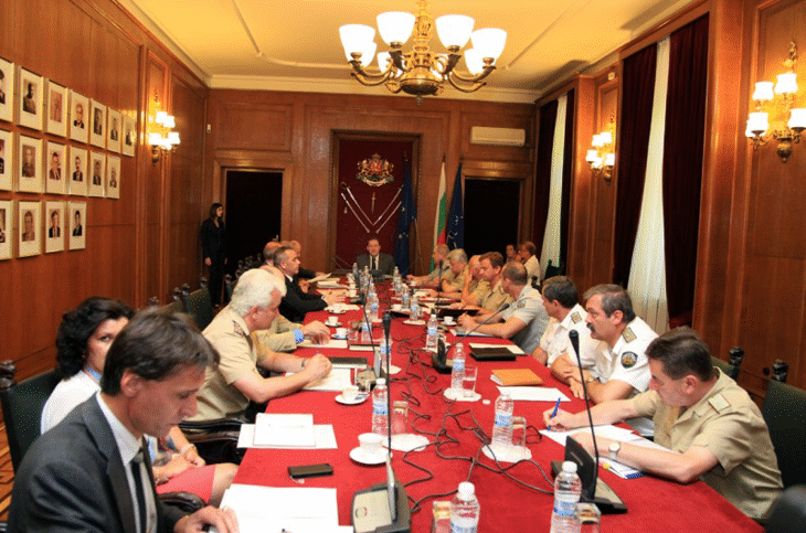 Първо заседание на Съвета по отбрана под ръководството на министъра на отбраната Ангел Найденов