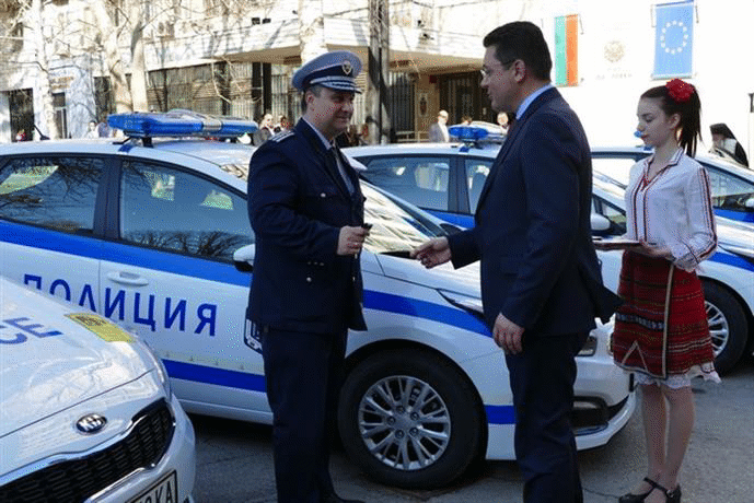 Служителите на секторите „Пътна полиция” при ОДМВР – Ловеч и Габрово получиха нови автомобили за осъществяване на контролна дейност