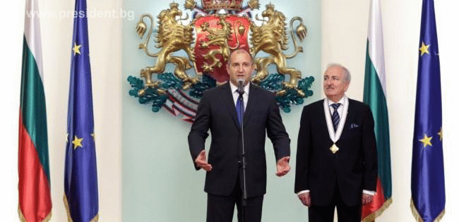 Президентът Румен Радев удостои посланика на Украйна у нас Микола Балтажи с орден „Мадарски конник“ първа степен