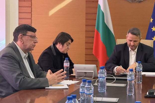 Министър Иван Христанов обсъди предизвикателствата пред сектора на маслодайните култури с представители на бранша