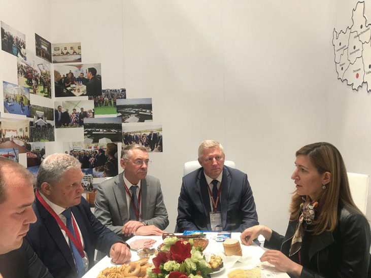 Министър Ангелкова обсъди партньорството в туризма с ръководители на Владимирска област