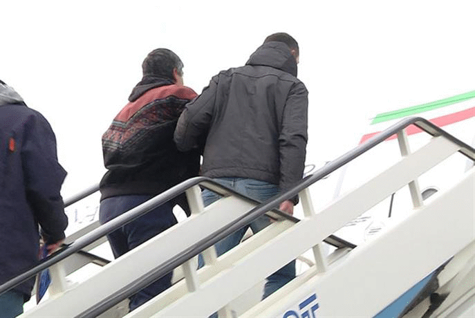 С полет за Рим бяха екстрадирани 13 българи, задържани при международна операция „Шок-2“