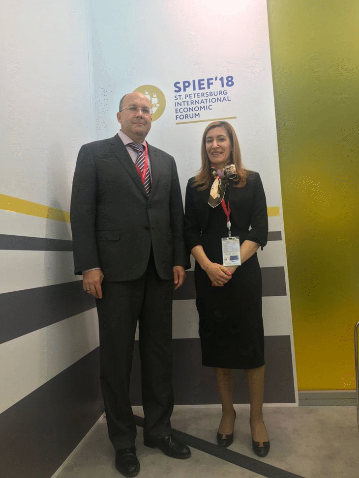 Ръководителят на руския туризъм Олег Сафонов на среща с министър Ангелкова в Санкт Петербург: Задържа се интересът на руските туристи към България