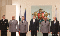 МО