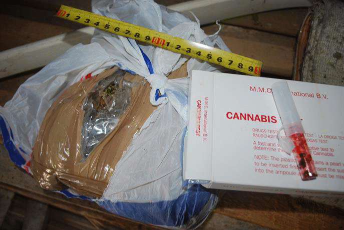 Сливенски полицаи иззеха над 3 кг марихуана