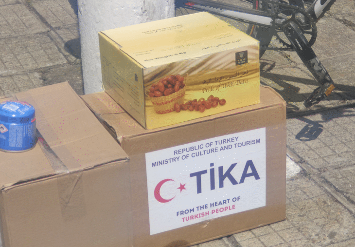 Държавата не казва колко са “медицинските фурми” от Абу-Даби, но вече ги раздава на нуждаещите се