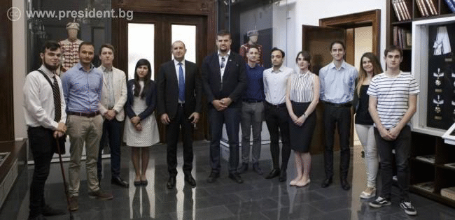 На среща с президента Румен Радев, студенти призоваха за приобщаване на младите хора към политическите процеси и работата на институциите в България