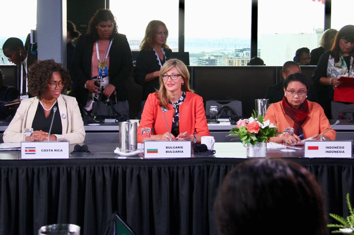 Захариева: България е на първо място в ЕС по дял на жените в ИТ