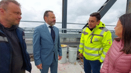 Министър Найденов провери напредъка в основния ремонт на Дунав мост при Русе