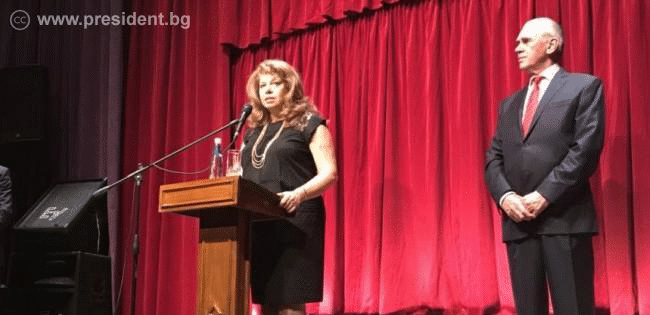 Вицепрезидентът Илияна Йотова: Живеем във времена, в които не е модерно да се прави култура