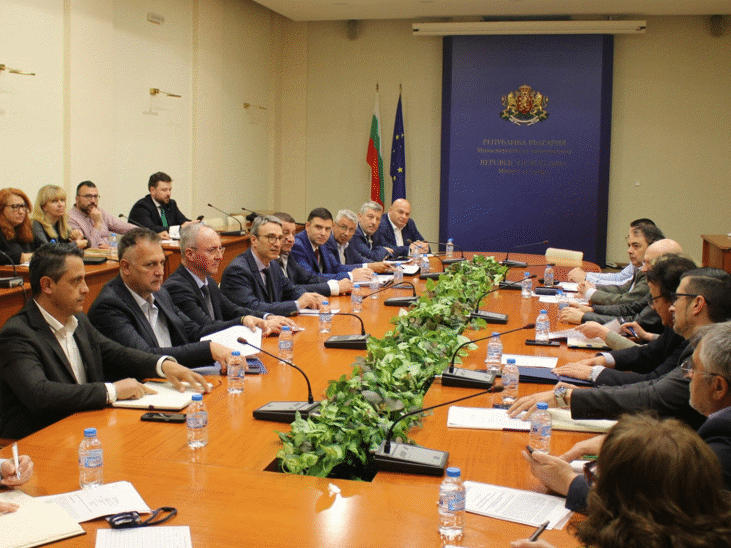 Министър Трайчо Трайков участва в заседание на Отрасловия съвет за тристранно сътрудничество „Енергетика“