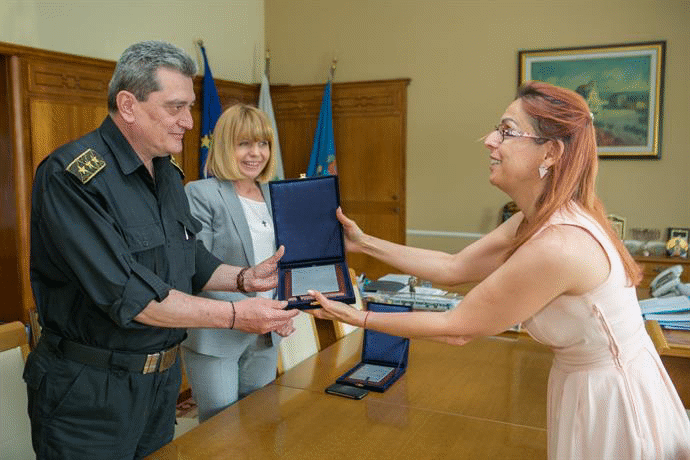 Приз „Закрилник на надеждата“ за главен комисар Николай Николов