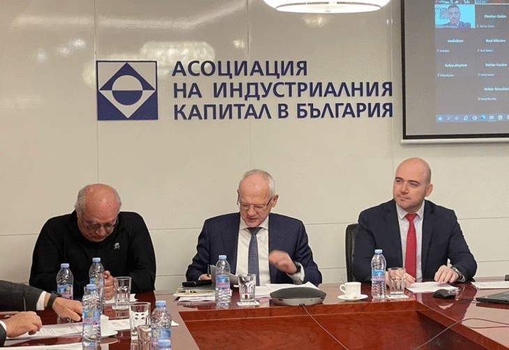 Министър Димитров обсъди с ръководството на АИКБ актуални теми в туризма и кадровата политика в сектора