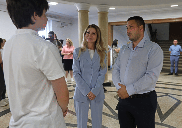 Ученици От Единствената Гимназия По Каменообработване На Балканите Представиха Свои Скулптури В Мон