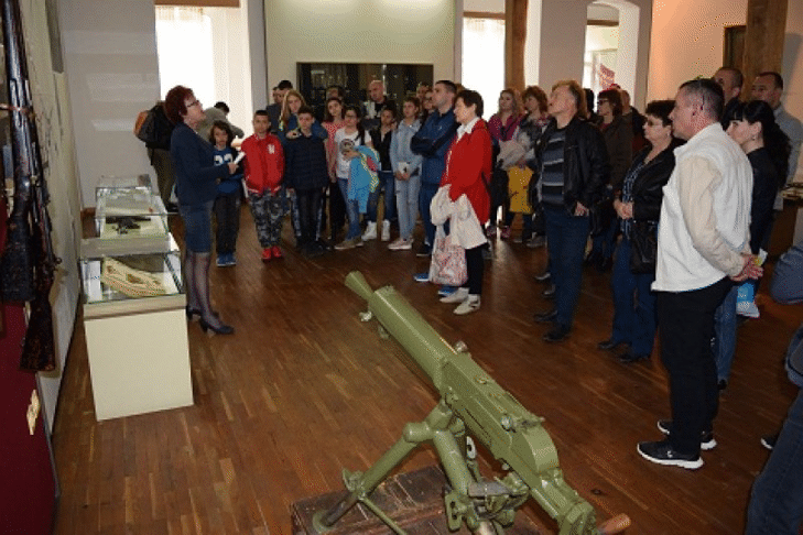 Служба „Военна полиция“ организира открит урок по военно-патриотично възпитание за възпитаници на плевенско училище