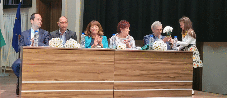 Експерти от Държавната агенция за закрила на детето взеха участие във форум „Подкрепа за нашите деца” в гр. Враца