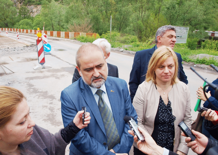 Министър Терзиева: Продължава строителството на обхода на Габрово, тунел под Шипка ще има