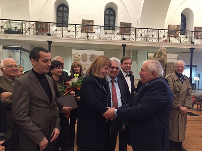 Кметът Фандъкова връчи грамота на проф. Васил Николов за разкриване на културно-историческото наследство на София