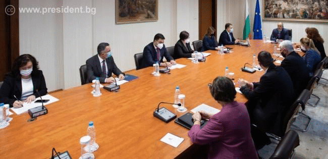 Румен Радев: Потенциалните проблеми в изборния процес следва да бъдат откроени още сега, за да бъдат намерени адекватни решения на най-високо ниво