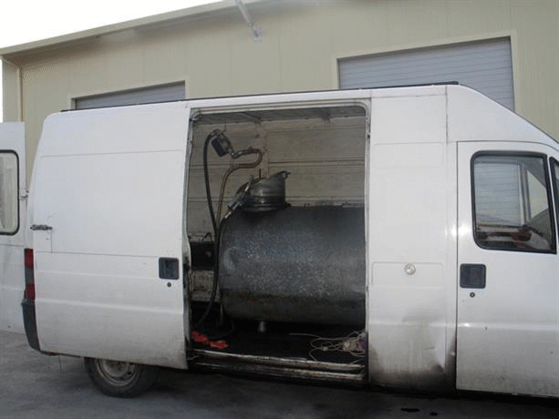 Незаконно гориво и плаки за ситопечат откриха пловдивските полицаи в Брестник