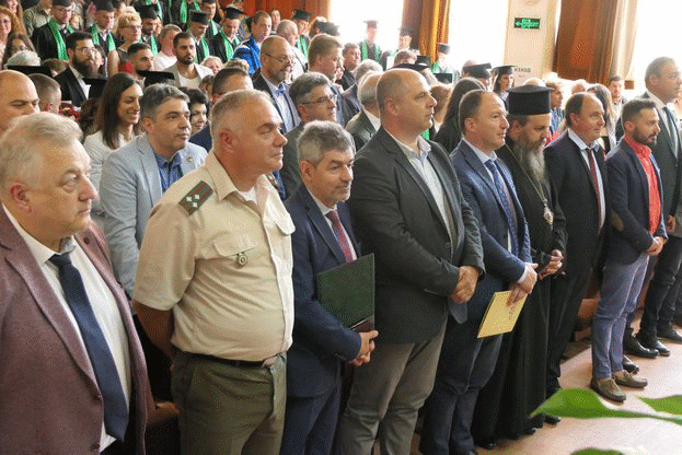 Заместник-министър Чамбов към абсолвентите от ЛТУ: От Вас зависи опазването на българската гора и природа