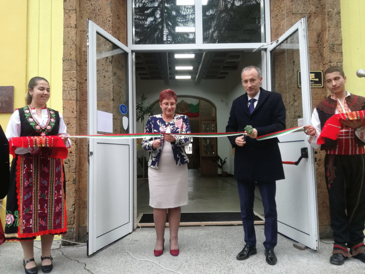 Министър Вълчев Откри Обновената Сграда На Националната Гимназия „Сава Младенов“ В Тетевен