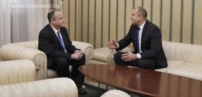 Перспективите за задълбочаване на сътрудничеството между България и САЩ обсъдиха на „Дондуков“ 2 президентът Румен Радев и посланикът на САЩ Ерик Рубин