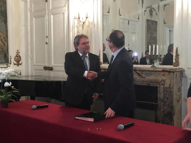 Министър Боил Банов Подписа В Париж Нов Договор С Лувъра