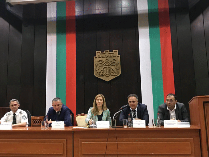 Министър Ангелкова във Варна на среща с контролните органи за подготовката на лято 2018: Прогнозираме 5% ръст на чуждестранните туристи