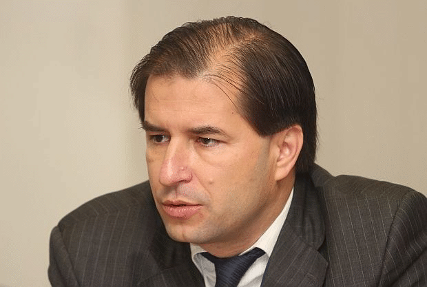 “Протестиращият” царист Борислав Цеков си направи проучване и се видя в парламента